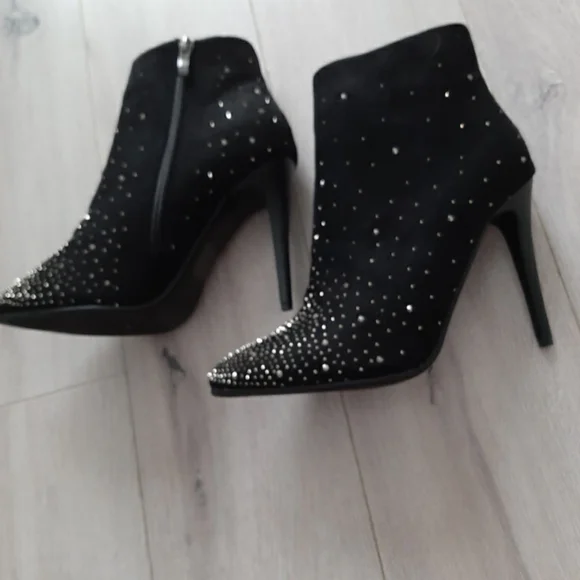 Booties - Picture 3 of 7